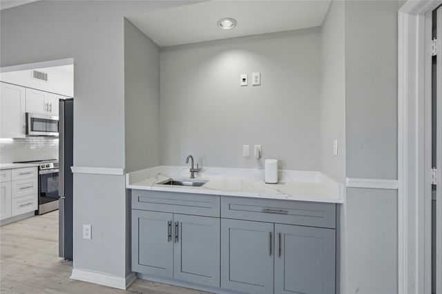 5060 Harmony Circle 104, Vero Beach, FL 32967