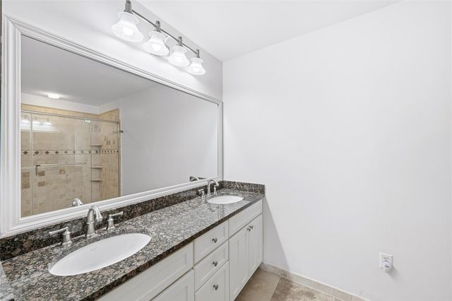 5060 Harmony Circle 104, Vero Beach, FL 32967