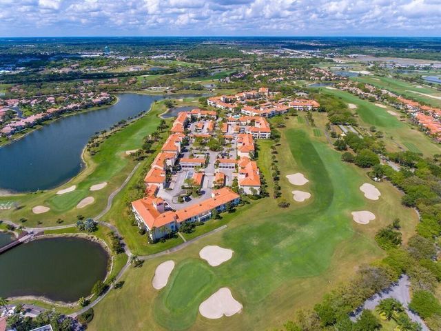 5060 Harmony Circle 104, Vero Beach, FL 32967