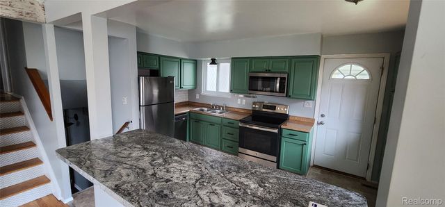 6916 Arcola Street, Garden City, MI 48135