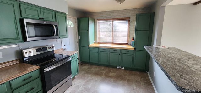 6916 Arcola Street, Garden City, MI 48135