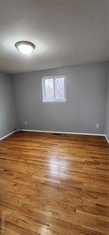 6916 Arcola Street, Garden City, MI 48135