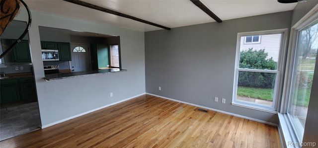 6916 Arcola Street, Garden City, MI 48135