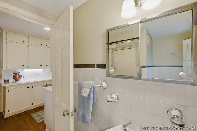 2504 S Boston Place, Tulsa, OK 74114