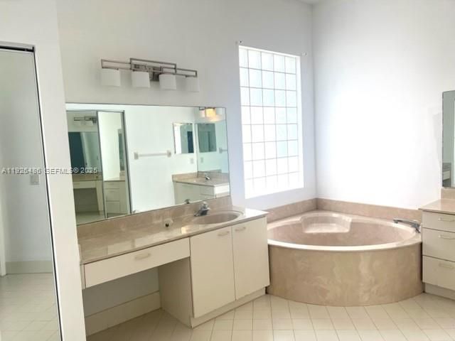 1561 NW 159th Ave, Pembroke Pines, FL 33028