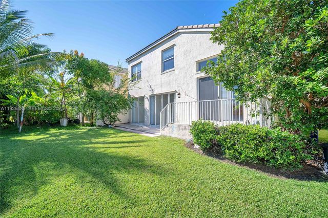 1561 NW 159th Ave, Pembroke Pines, FL 33028