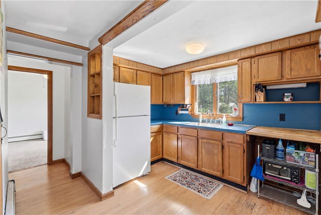 25 Oakdale Street, Warwick, RI 02888