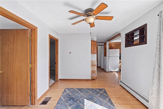 25 Oakdale Street, Warwick, RI 02888