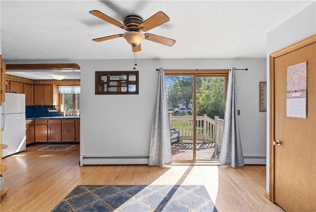 25 Oakdale Street, Warwick, RI 02888