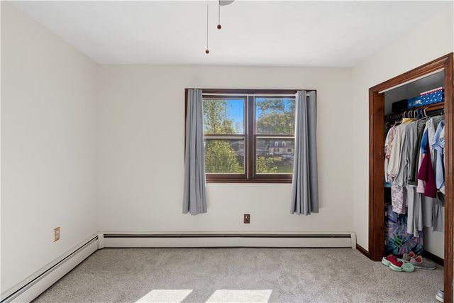 25 Oakdale Street, Warwick, RI 02888