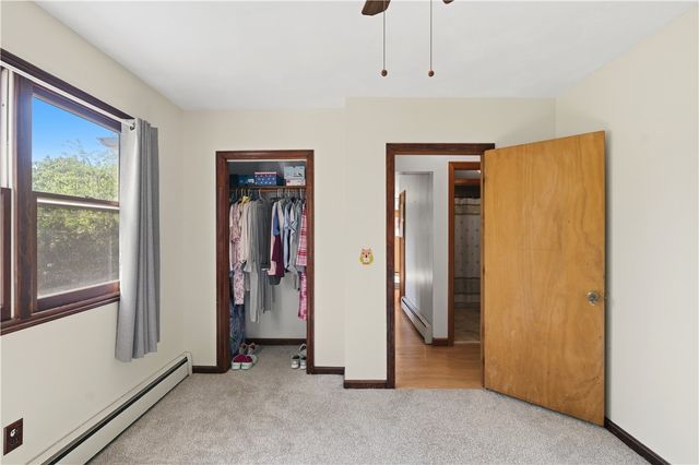 25 Oakdale Street, Warwick, RI 02888