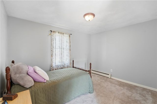 25 Oakdale Street, Warwick, RI 02888