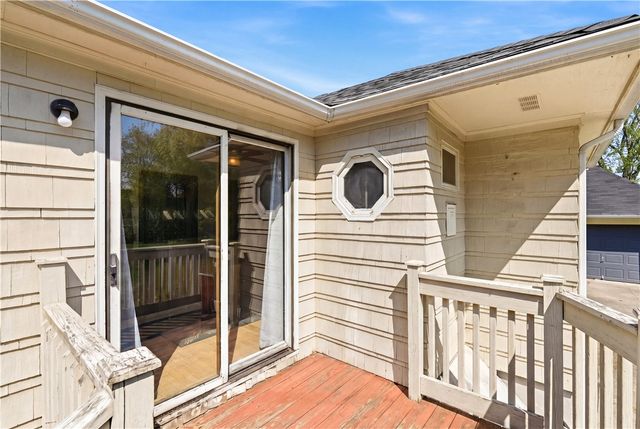 25 Oakdale Street, Warwick, RI 02888