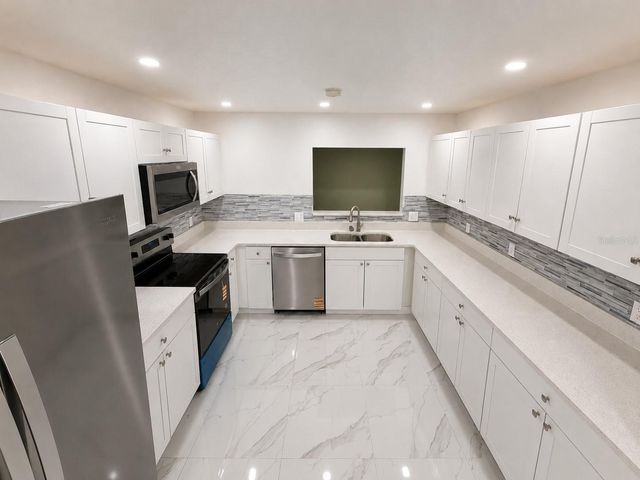 907 VALENTINA DRIVE, Dundee, FL 33838