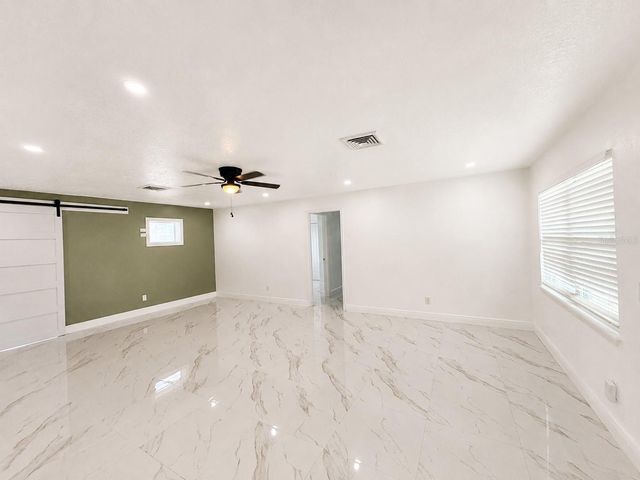 907 VALENTINA DRIVE, Dundee, FL 33838