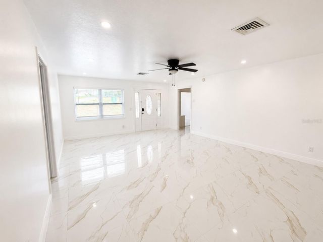 907 VALENTINA DRIVE, Dundee, FL 33838