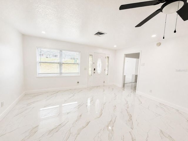 907 VALENTINA DRIVE, Dundee, FL 33838