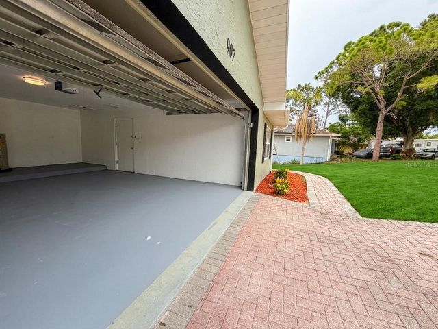 907 VALENTINA DRIVE, Dundee, FL 33838