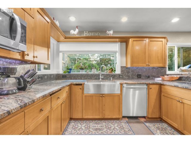 27424 Se EAGLE CREEK Rd, Estacada, OR 97023