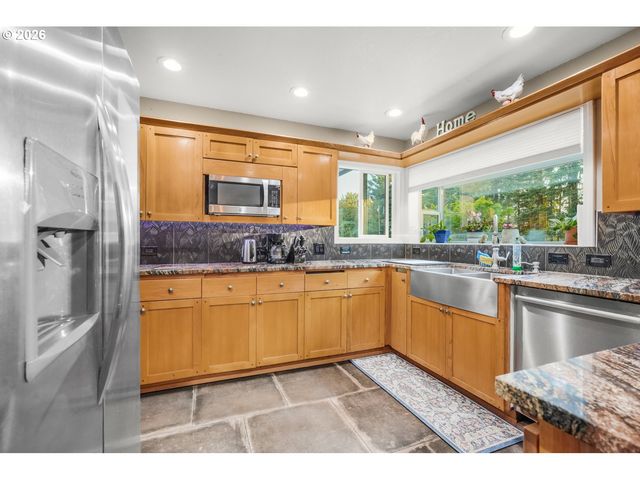 27424 Se EAGLE CREEK Rd, Estacada, OR 97023