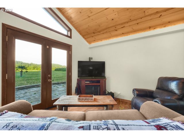 27424 Se EAGLE CREEK Rd, Estacada, OR 97023