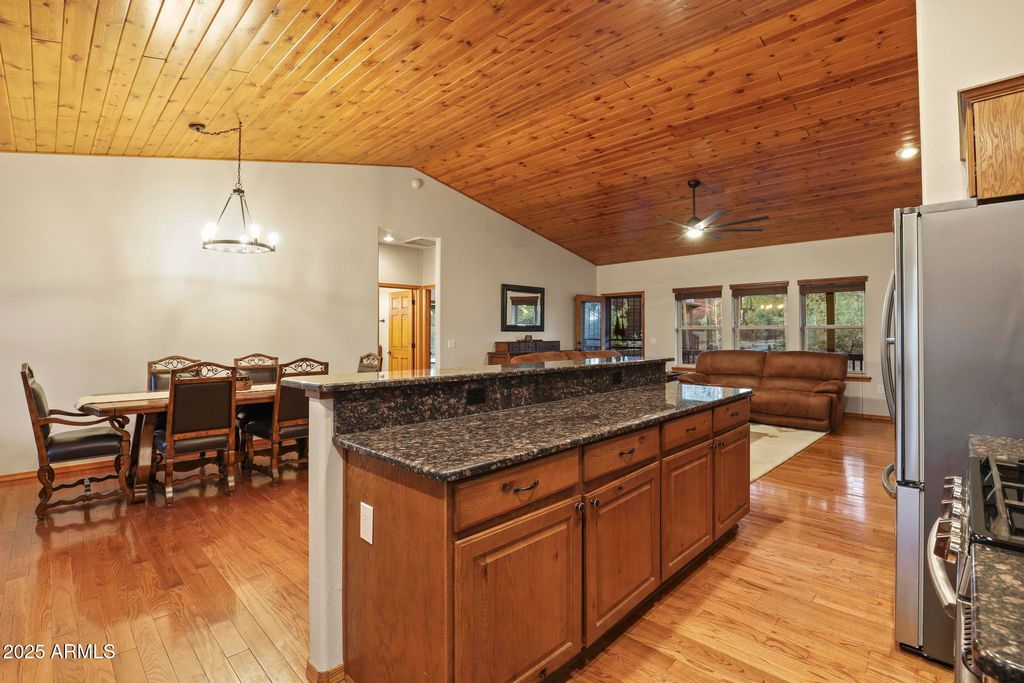 Image 11 of property listing at 2700 S MARSHALLS Run, Show Low, AZ 85901