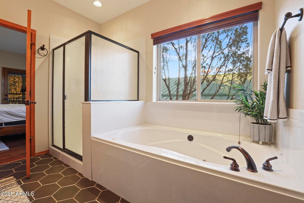 Image 21 of property listing at 2700 S MARSHALLS Run, Show Low, AZ 85901