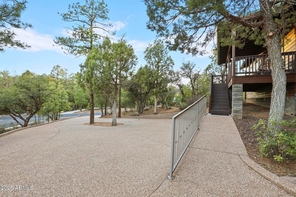 Image 39 of property listing at 2700 S MARSHALLS Run, Show Low, AZ 85901