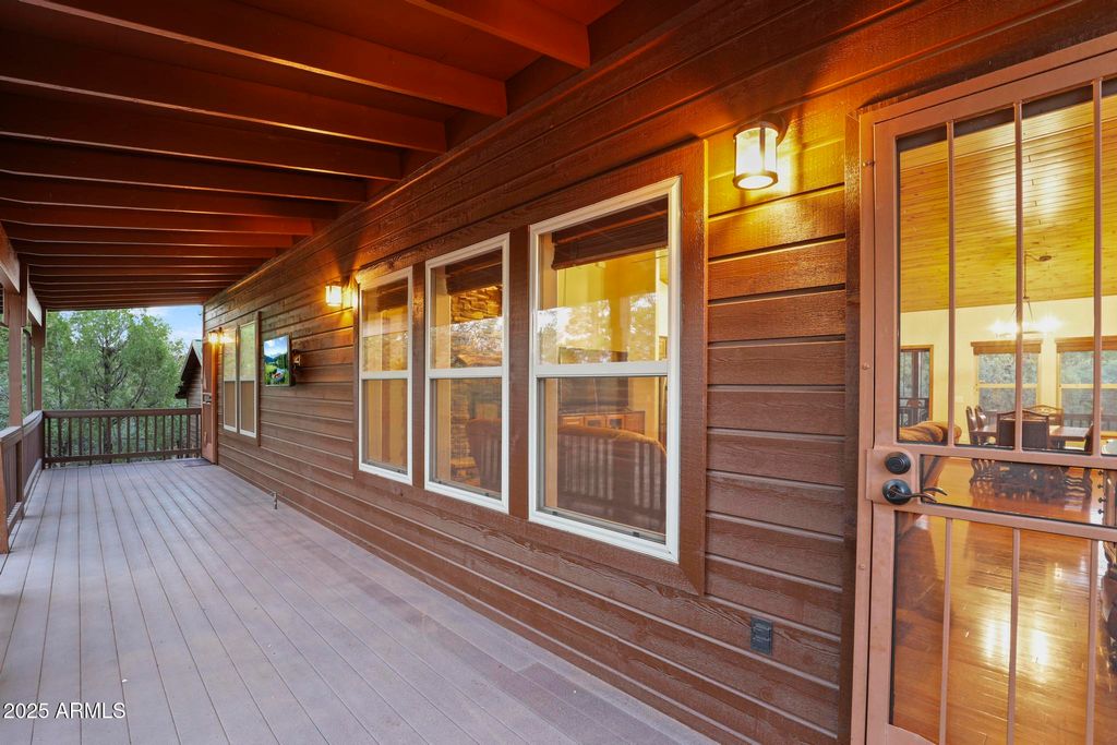 Image 6 of property listing at 2700 S MARSHALLS Run, Show Low, AZ 85901