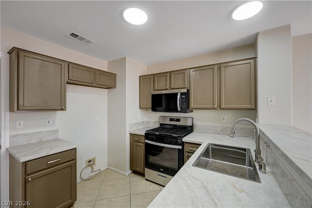 2706 Guidance Court, North Las Vegas, NV 89031