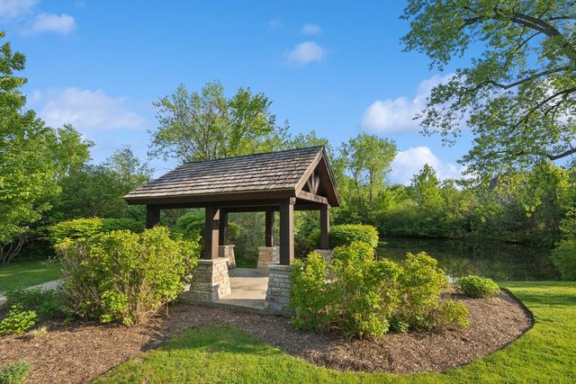 28 Aberdeen Court, Bannockburn, IL 60015