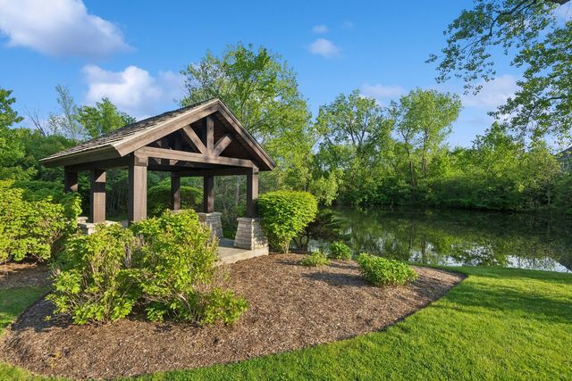 28 Aberdeen Court, Bannockburn, IL 60015