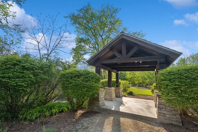 28 Aberdeen Court, Bannockburn, IL 60015