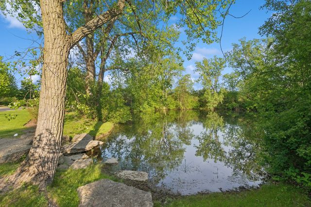 28 Aberdeen Court, Bannockburn, IL 60015