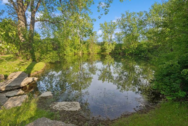 28 Aberdeen Court, Bannockburn, IL 60015