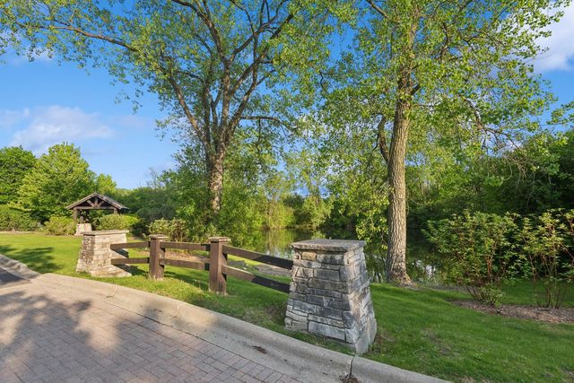 28 Aberdeen Court, Bannockburn, IL 60015
