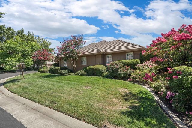3865 Gleneagles Dr, Stockton, CA 95219