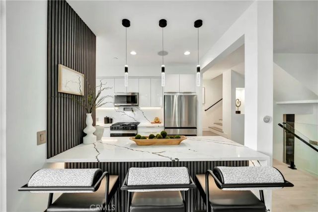 1020 Hilldale, West Hollywood, CA 90069