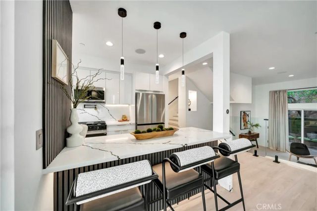 1020 Hilldale, West Hollywood, CA 90069