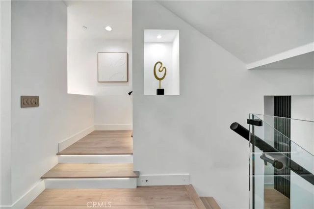 1020 Hilldale, West Hollywood, CA 90069