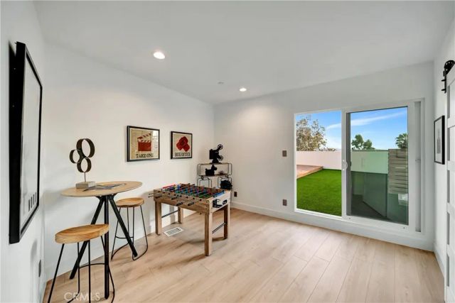 1020 Hilldale, West Hollywood, CA 90069