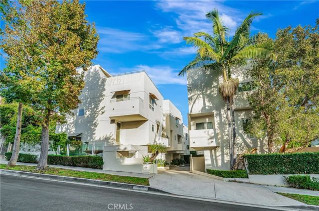 1020 Hilldale, West Hollywood, CA 90069