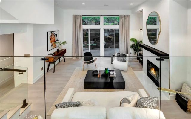 1020 Hilldale, West Hollywood, CA 90069