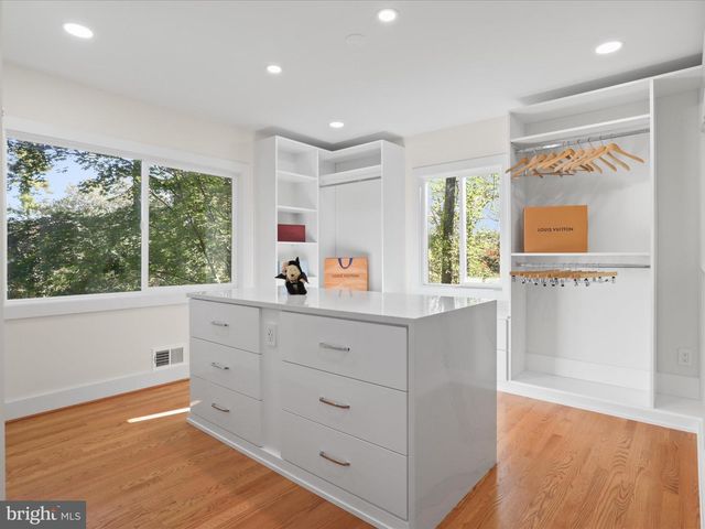 8355 ALVORD ST, Mclean, VA 22102