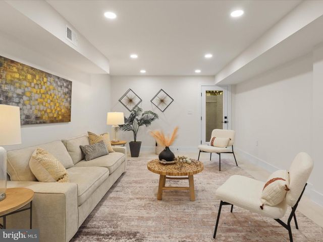 8355 ALVORD ST, Mclean, VA 22102