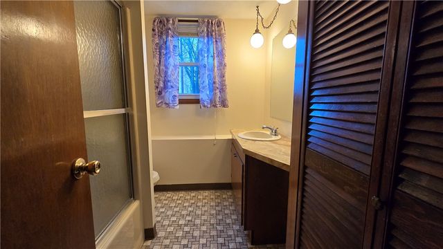 25 Greene Avenue, Cranston, RI 02920