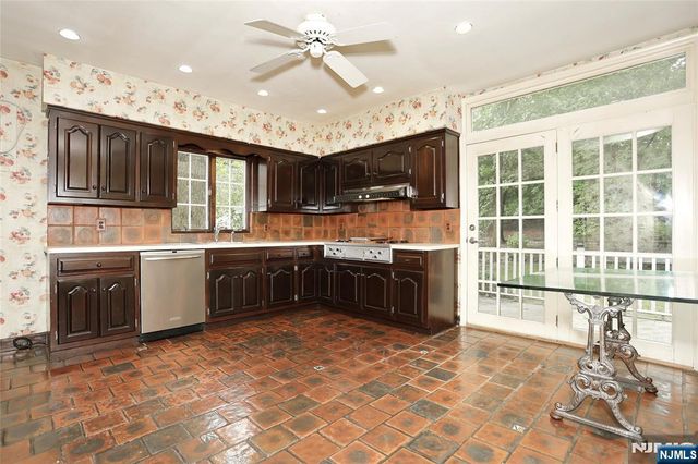 153 Glenwood Avenue, Leonia, NJ 07605