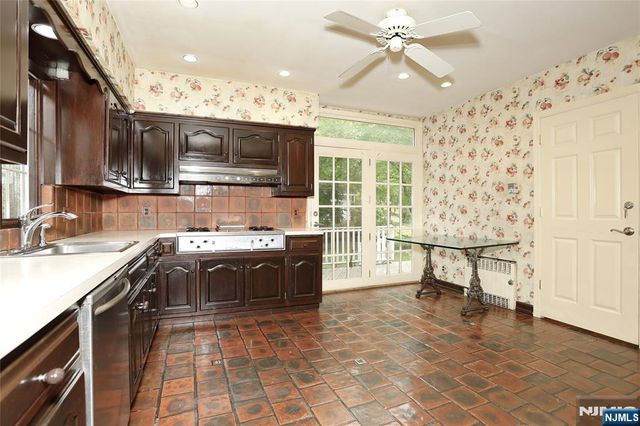 153 Glenwood Avenue, Leonia, NJ 07605