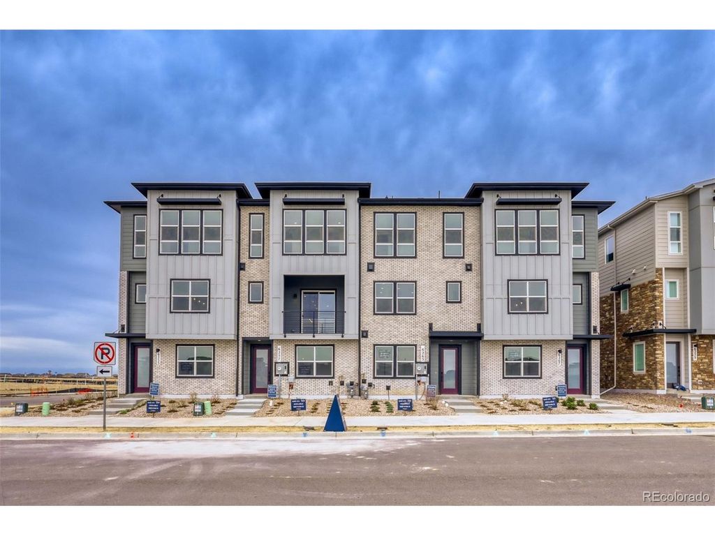 6257 N Kirk St, Aurora, CO 80019