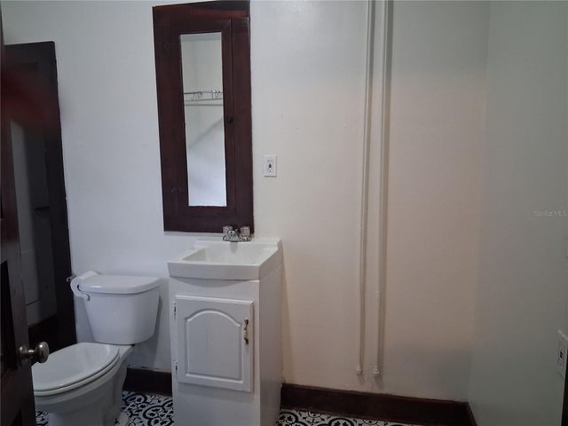 472 CLEARWATER LARGO ROAD N, Largo, FL 33770